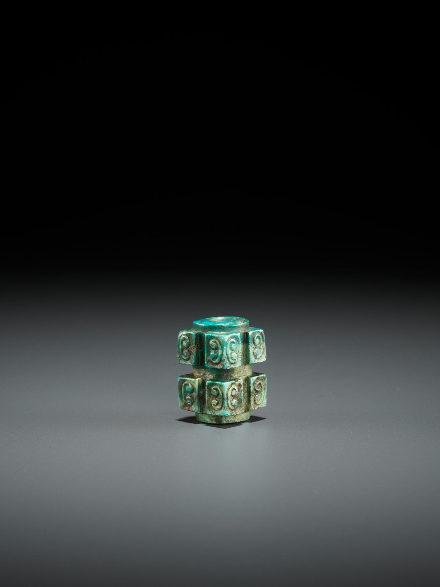 A TURQUOISE CONG-FORM BEAD, SHANG TO WESTERN ZHOU DYNASTY - Image 5 of 9