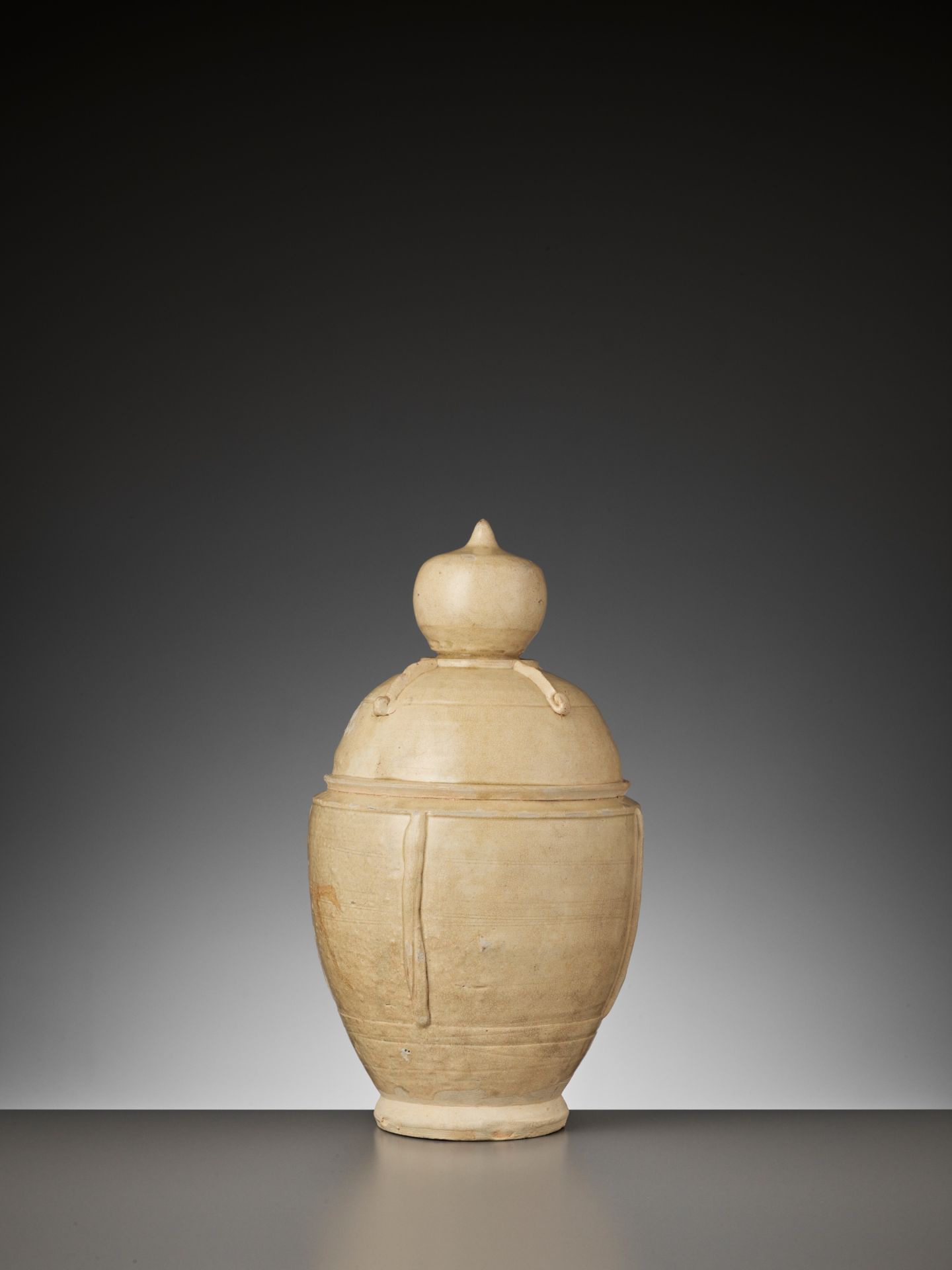 A RARE QINGBAI 'GRANARY' VESSEL, SOUTHERN SONG TO YUAN DYNASTY - Image 3 of 8