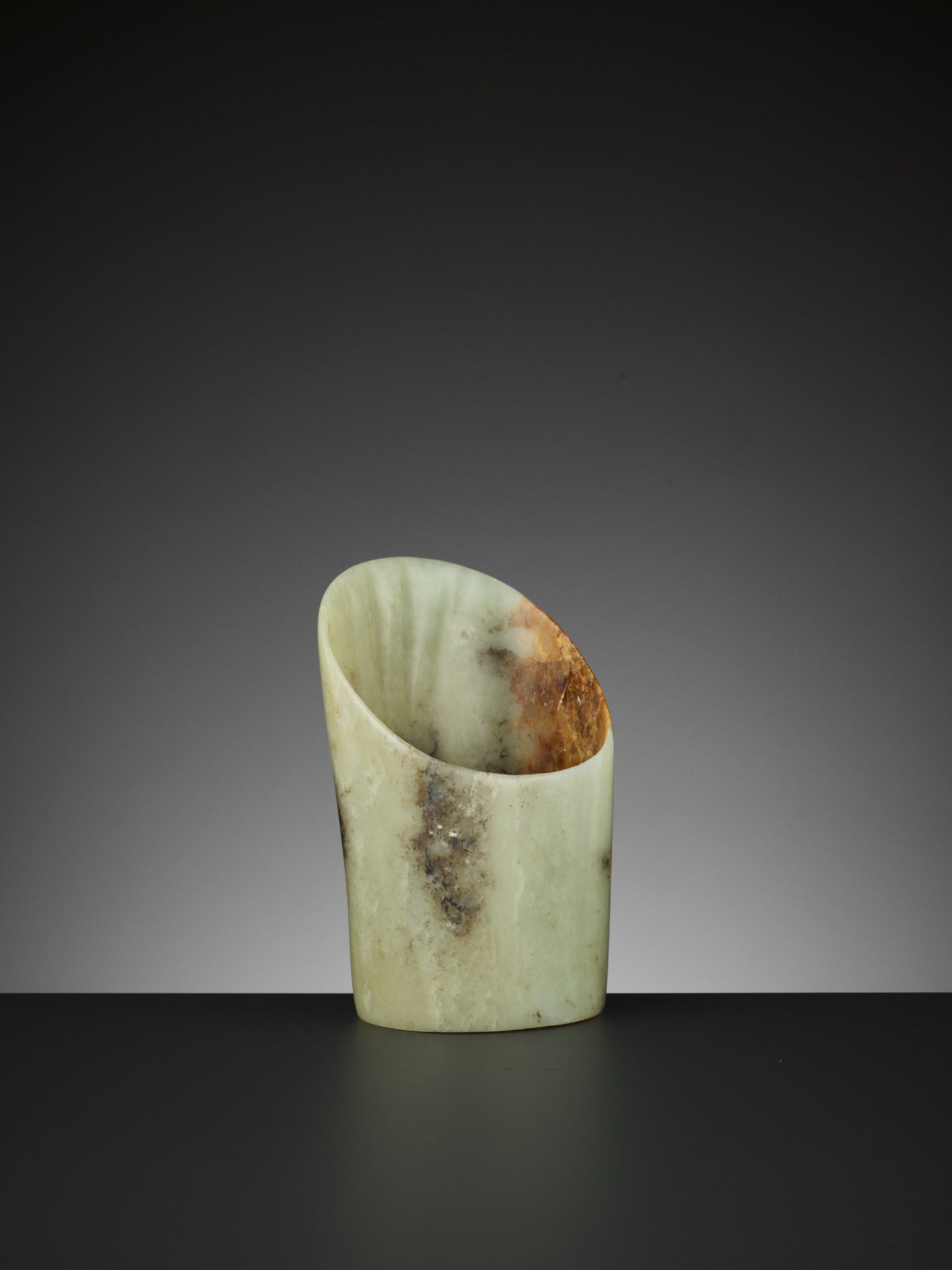 A PALE YELLOW AND RUSSET JADE HOOF-SHAPED ORNAMENT, HONGSHAN - Image 9 of 13