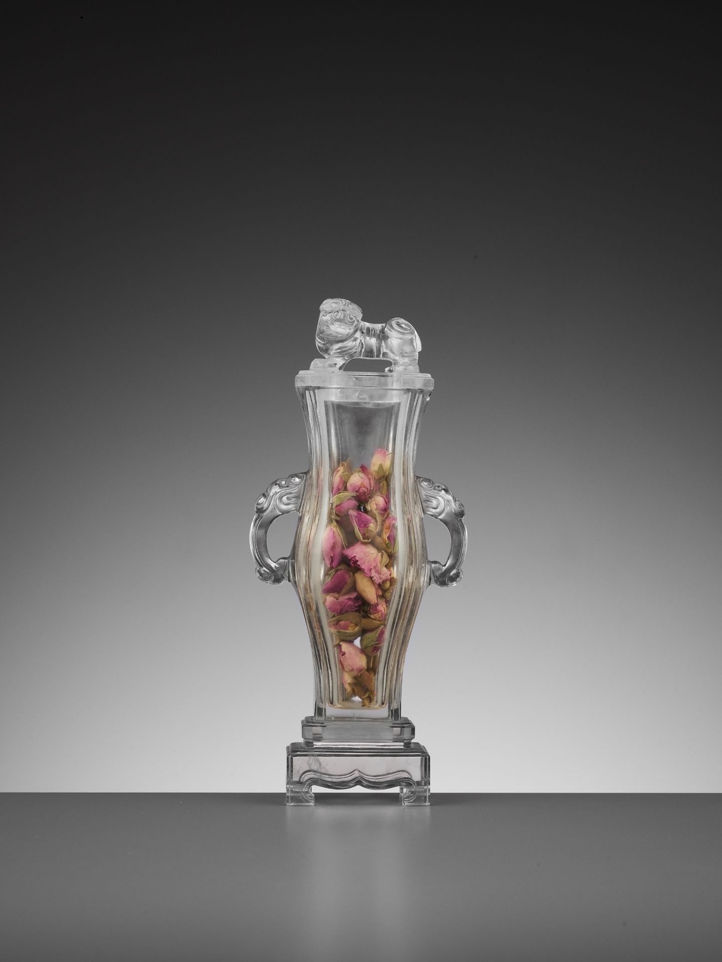 A RARE ROCK CRYSTAL PARFUMIÈRE WITH A 'BUDDHIST LION' FINIAL, QIANLONG PERIOD - Image 13 of 15