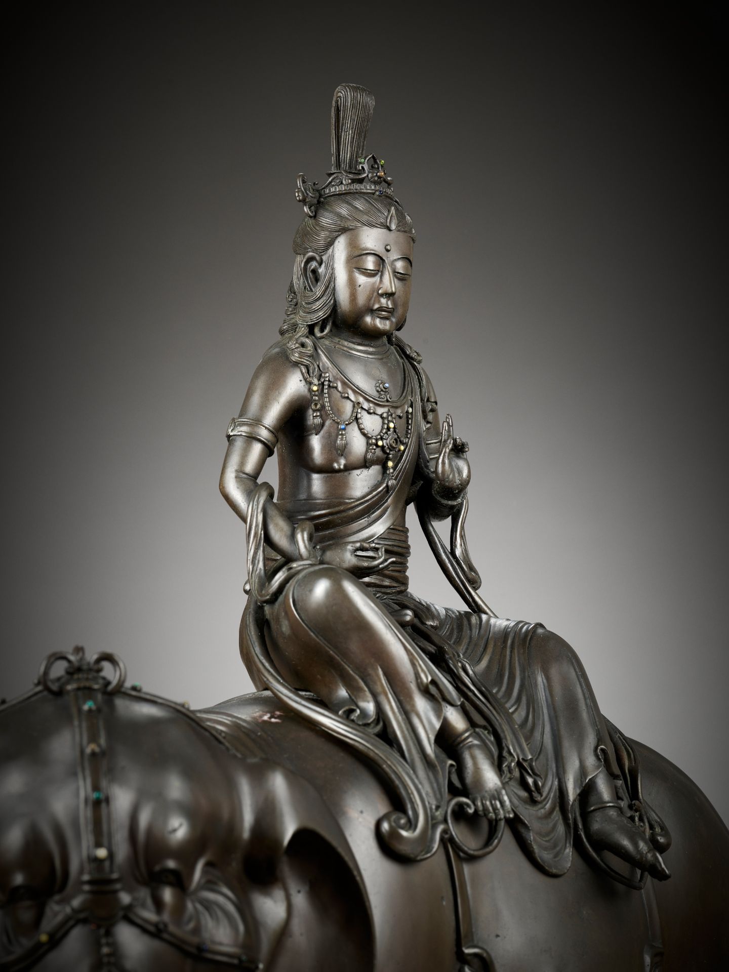 A UNIQUE MONUMENTAL BRONZE OF SAMANTABHADRA ON HIS ELEPHANT, SOLD AT THE 1901 GLASGOW EXHIBITION - Image 5 of 19