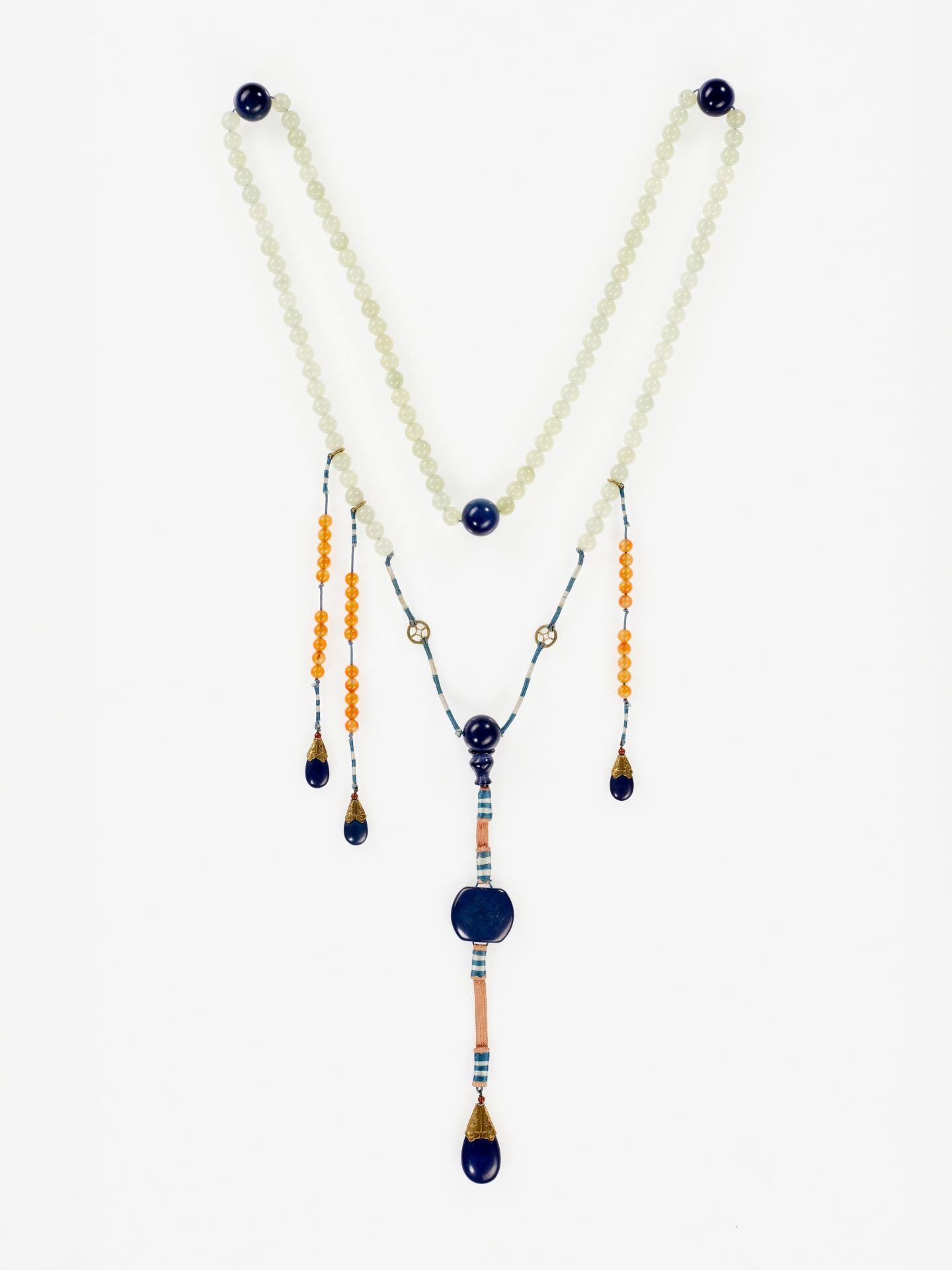 A LAPIS LAZULI COURT NECKLACE, CHAOZHU, QING DYNASTY - Image 6 of 7