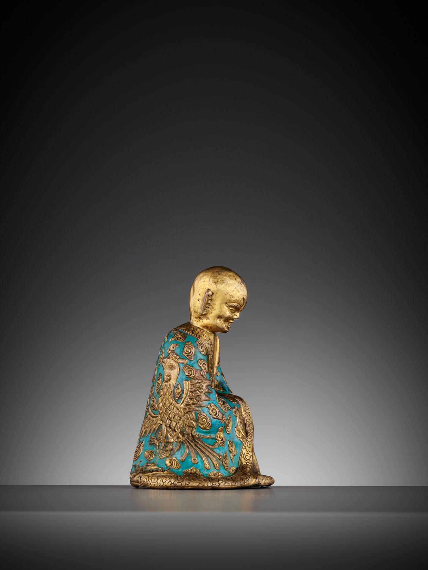 AN ENAMELED GILT-COPPER REPOUSSE LUOHAN, QIANLONG MARK AND PERIOD - Image 9 of 12