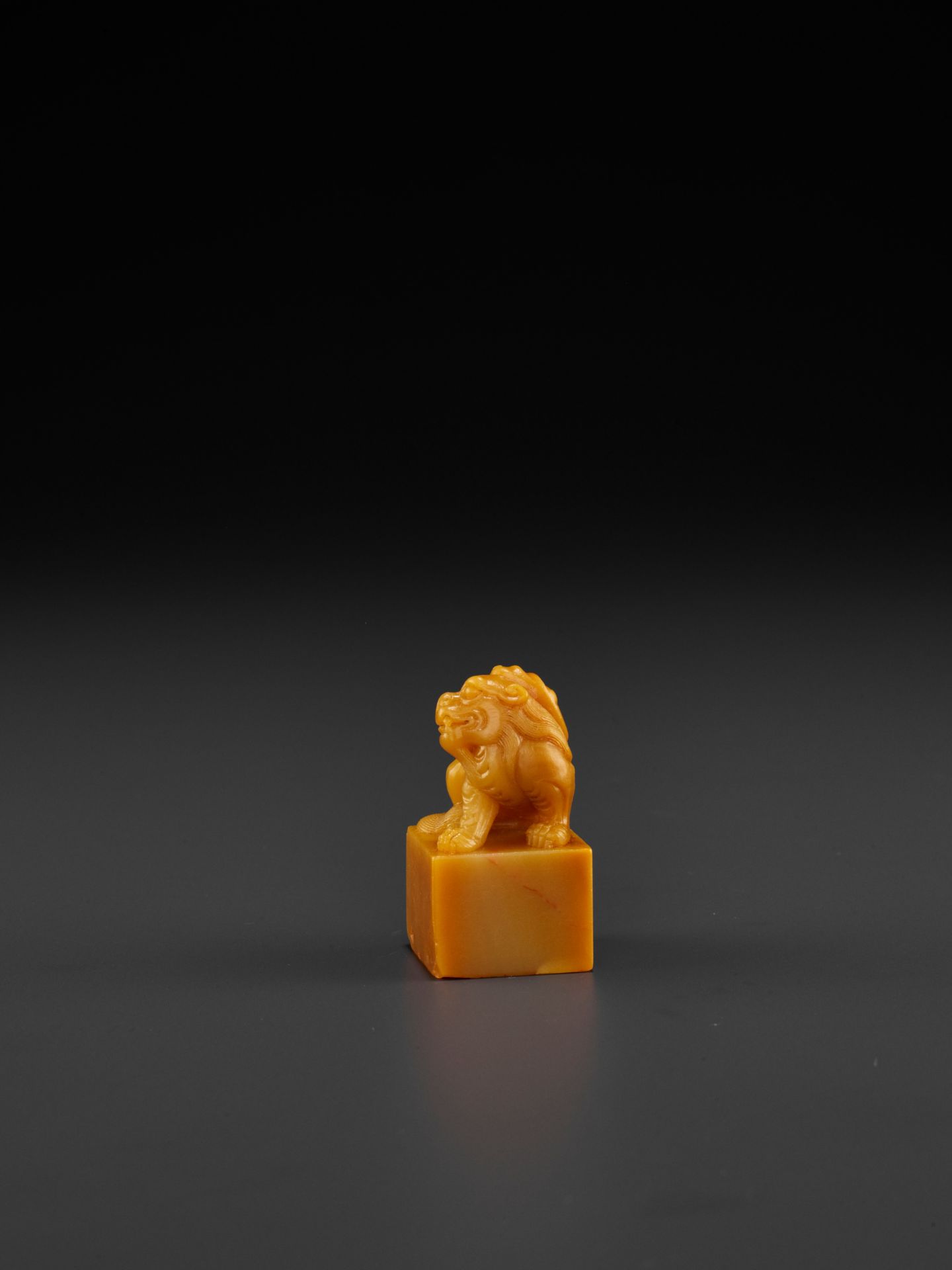 A CARVED TIANHUANG 'QILIN' SEAL FOR WEN XIANG, QING DYNASTY - Image 10 of 14