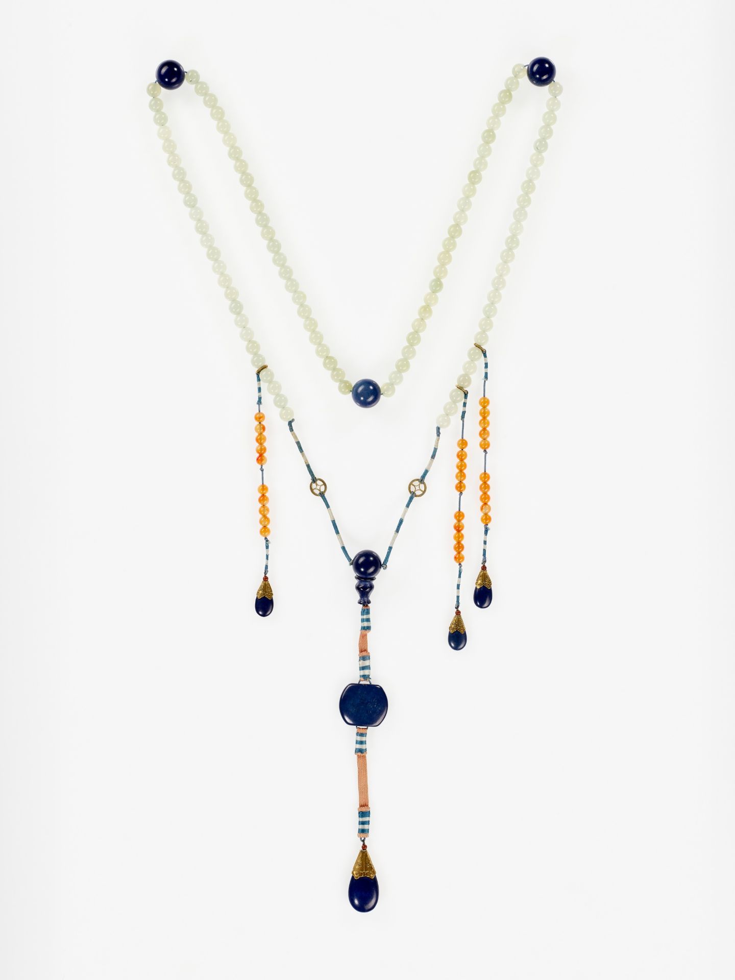 A LAPIS LAZULI COURT NECKLACE, CHAOZHU, QING DYNASTY - Image 2 of 7