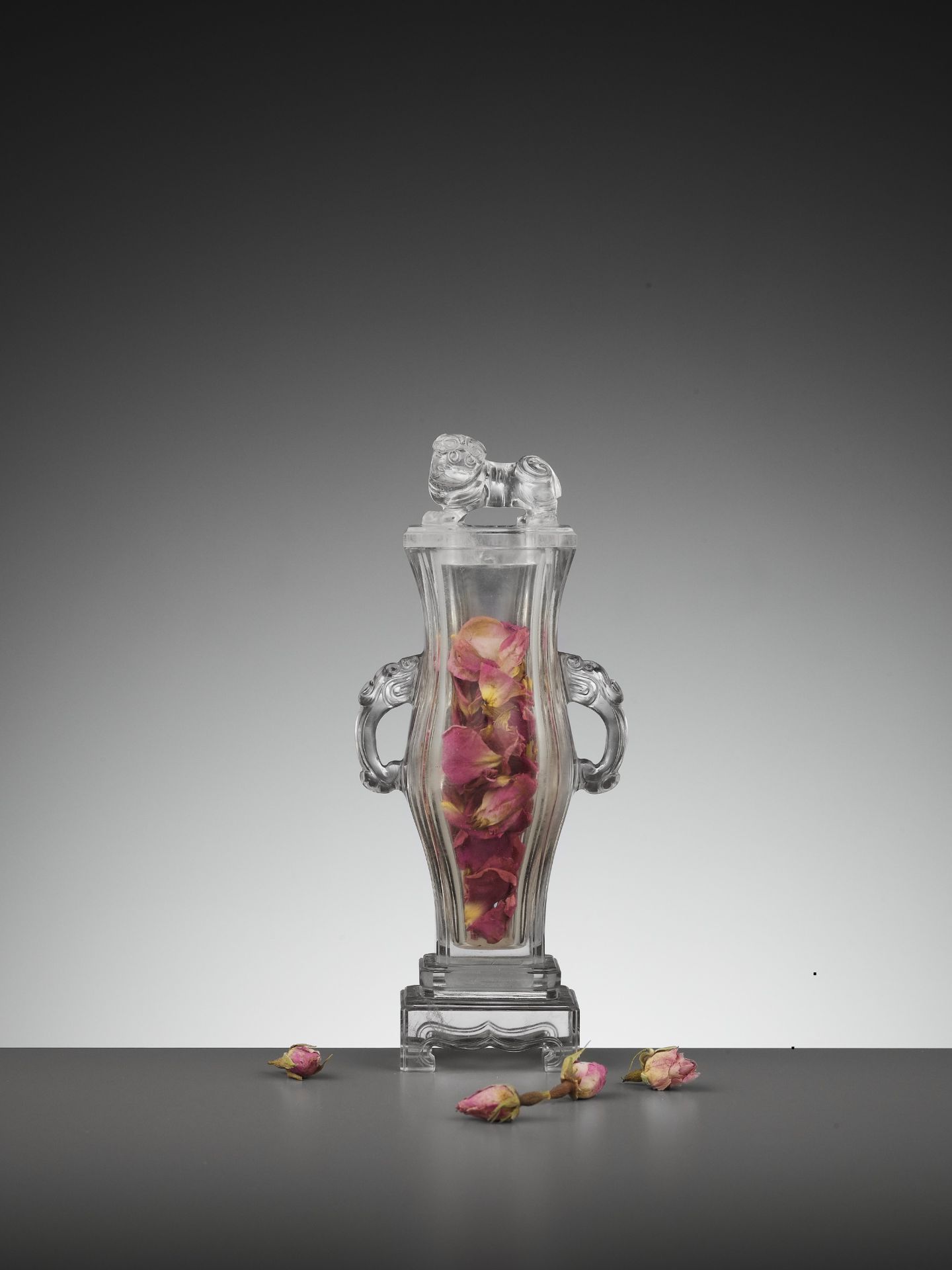 A RARE ROCK CRYSTAL PARFUMIÈRE WITH A 'BUDDHIST LION' FINIAL, QIANLONG PERIOD - Image 2 of 15