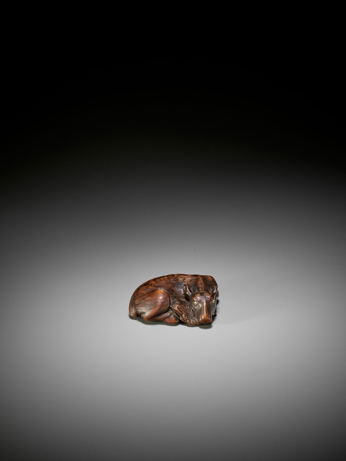 MASATOMO: A FINE WOOD NETSUKE OF A RECUMBENT DEER - Image 10 of 12