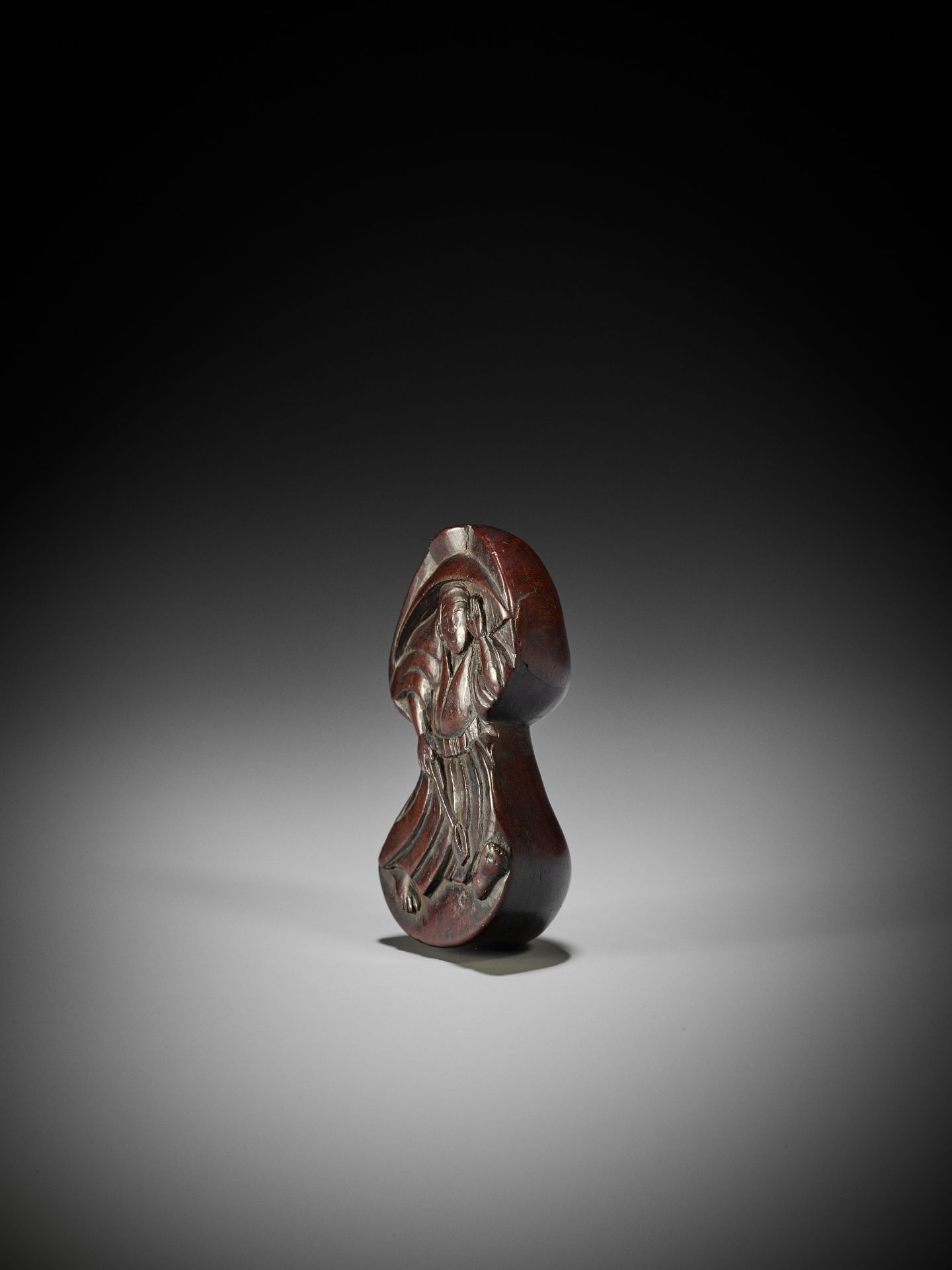 AN UNUSUAL AND LARGE WOOD NETSUKE OF A MUSHROOM AND SHOJO - Image 4 of 6