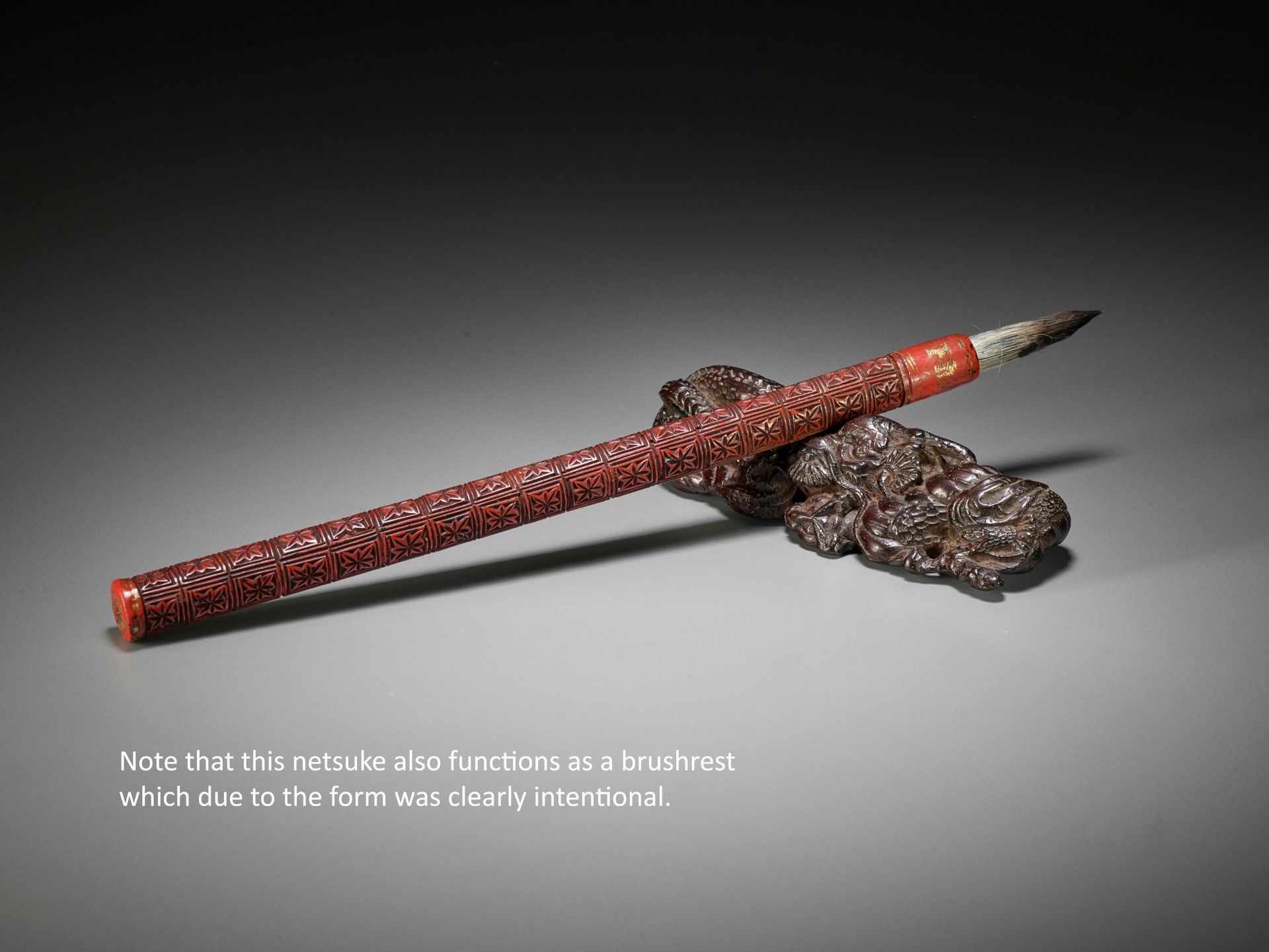 A RARE AND EARLY WOOD NETSUKE OF A DRAGON, DUAL-FUNCTION AS BRUSHREST - Image 2 of 6