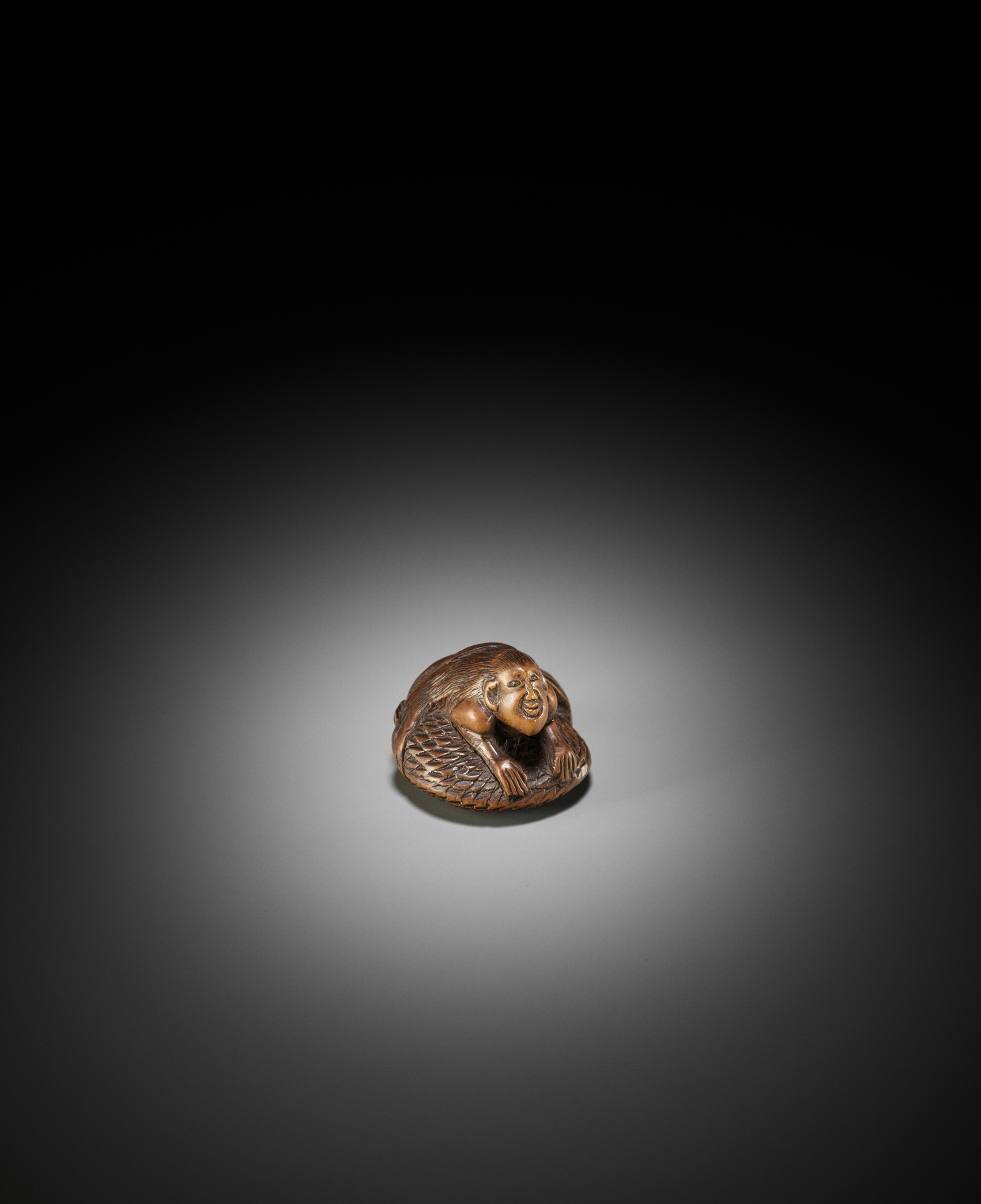 A RARE WOOD NETSUKE OF A NINGYO (MERMAID) - Image 2 of 7