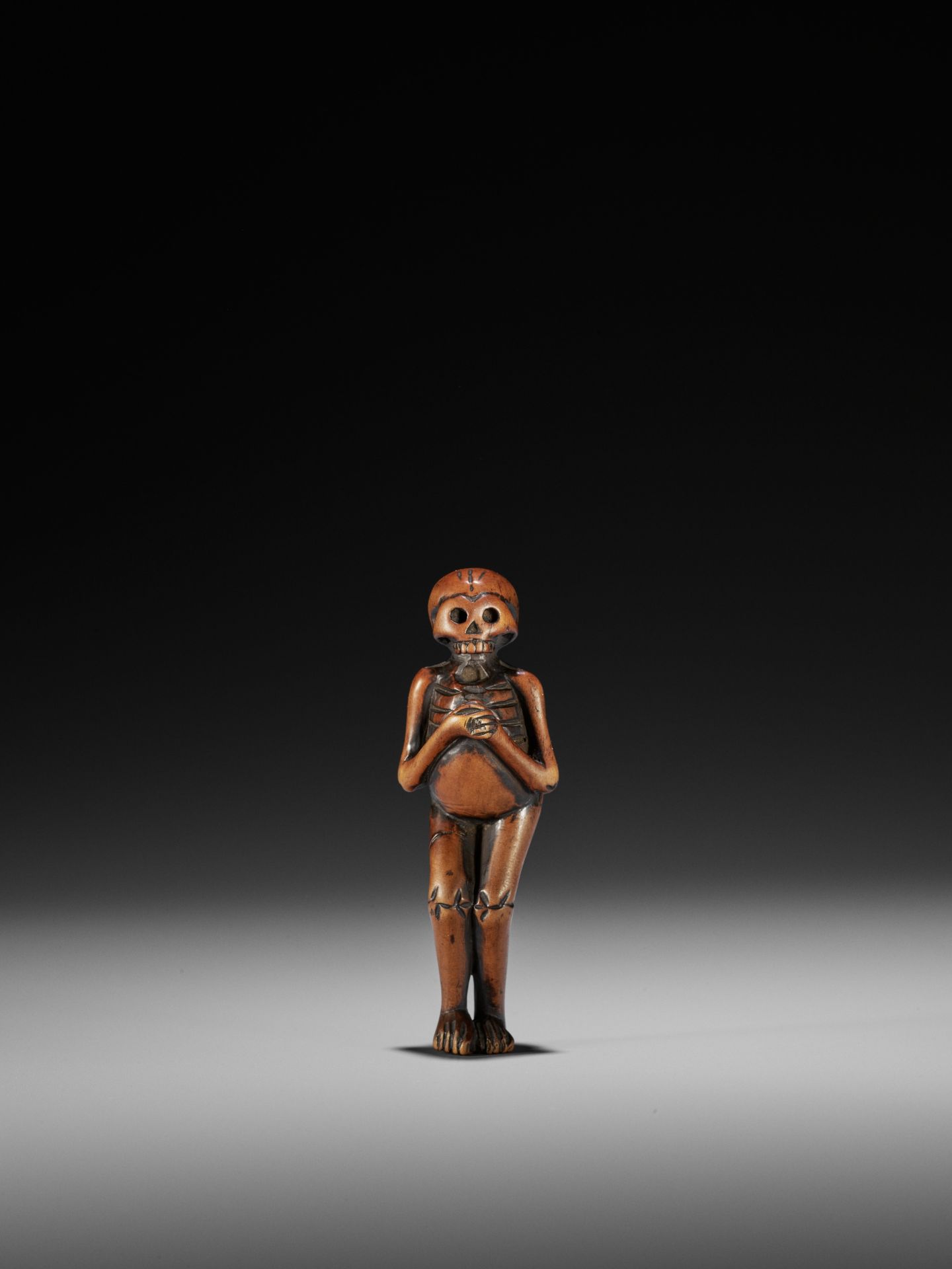 A RARE WOOD NETSUKE OF A SKELETON - Image 3 of 8