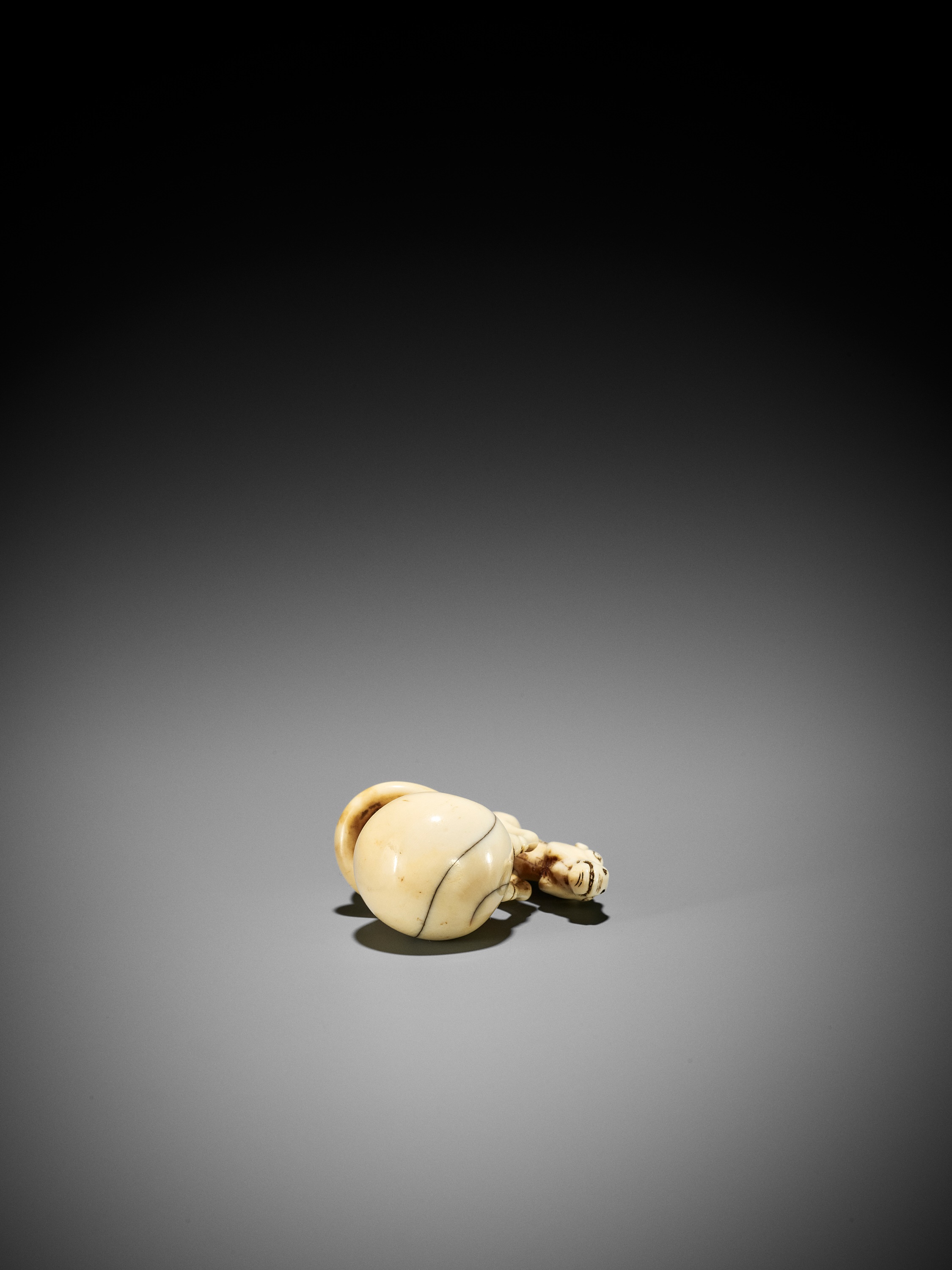 A GOOD IVORY NETSUKE OF CHOKARO'S HORSE EMERGING FROM A DOUBLE GOURD - Image 8 of 10