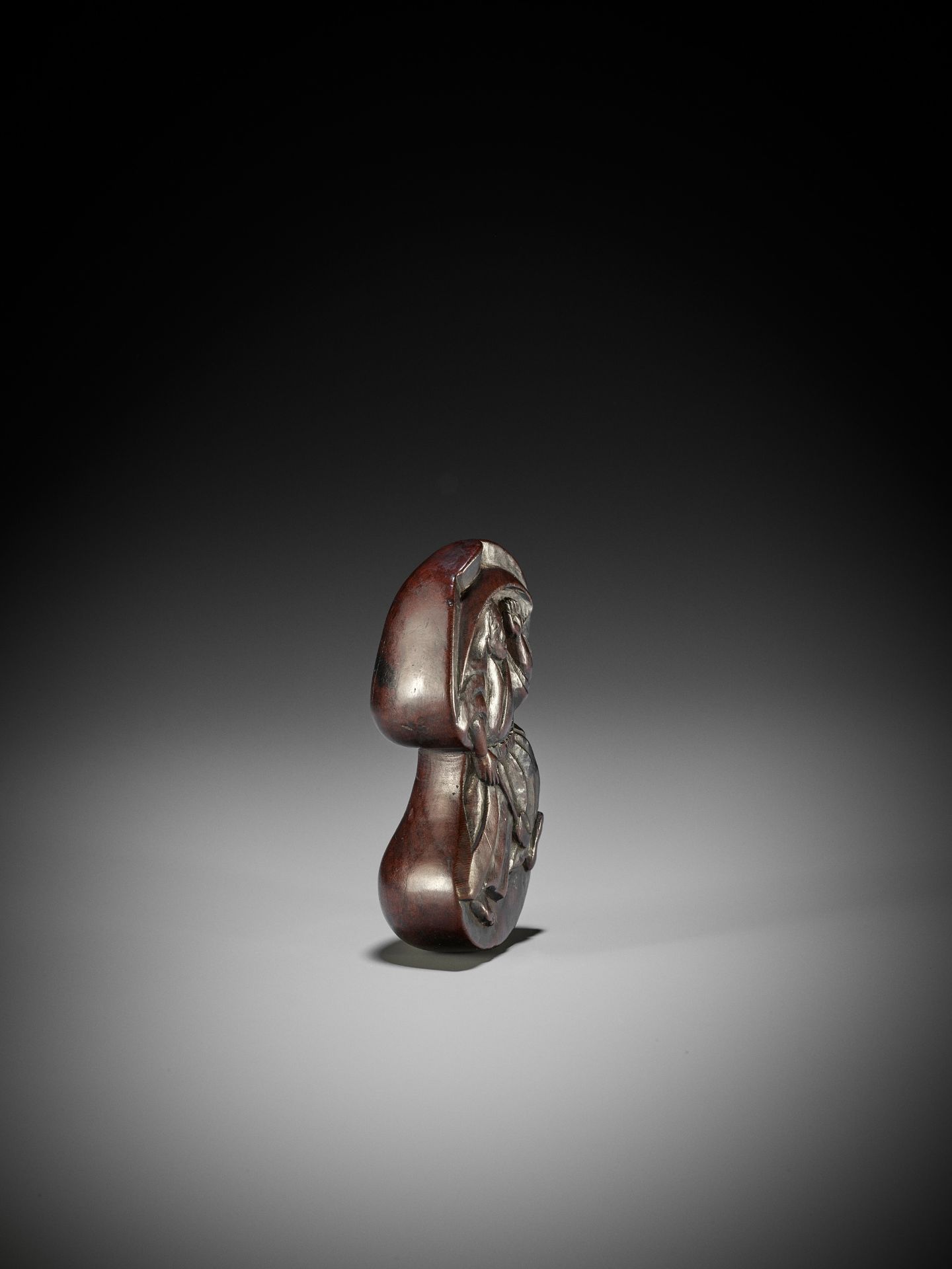 AN UNUSUAL AND LARGE WOOD NETSUKE OF A MUSHROOM AND SHOJO - Image 6 of 6