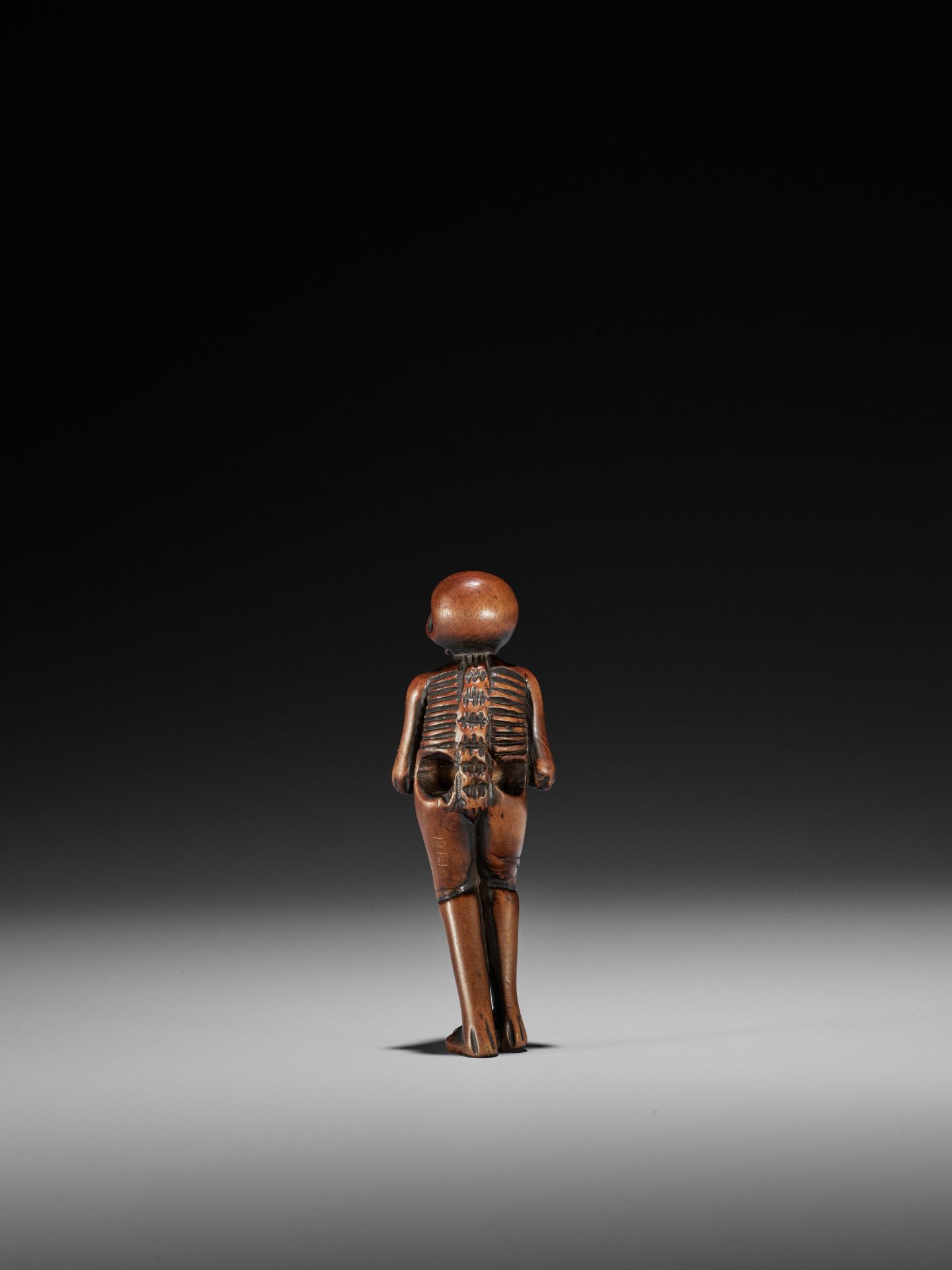 A RARE WOOD NETSUKE OF A SKELETON - Image 6 of 8