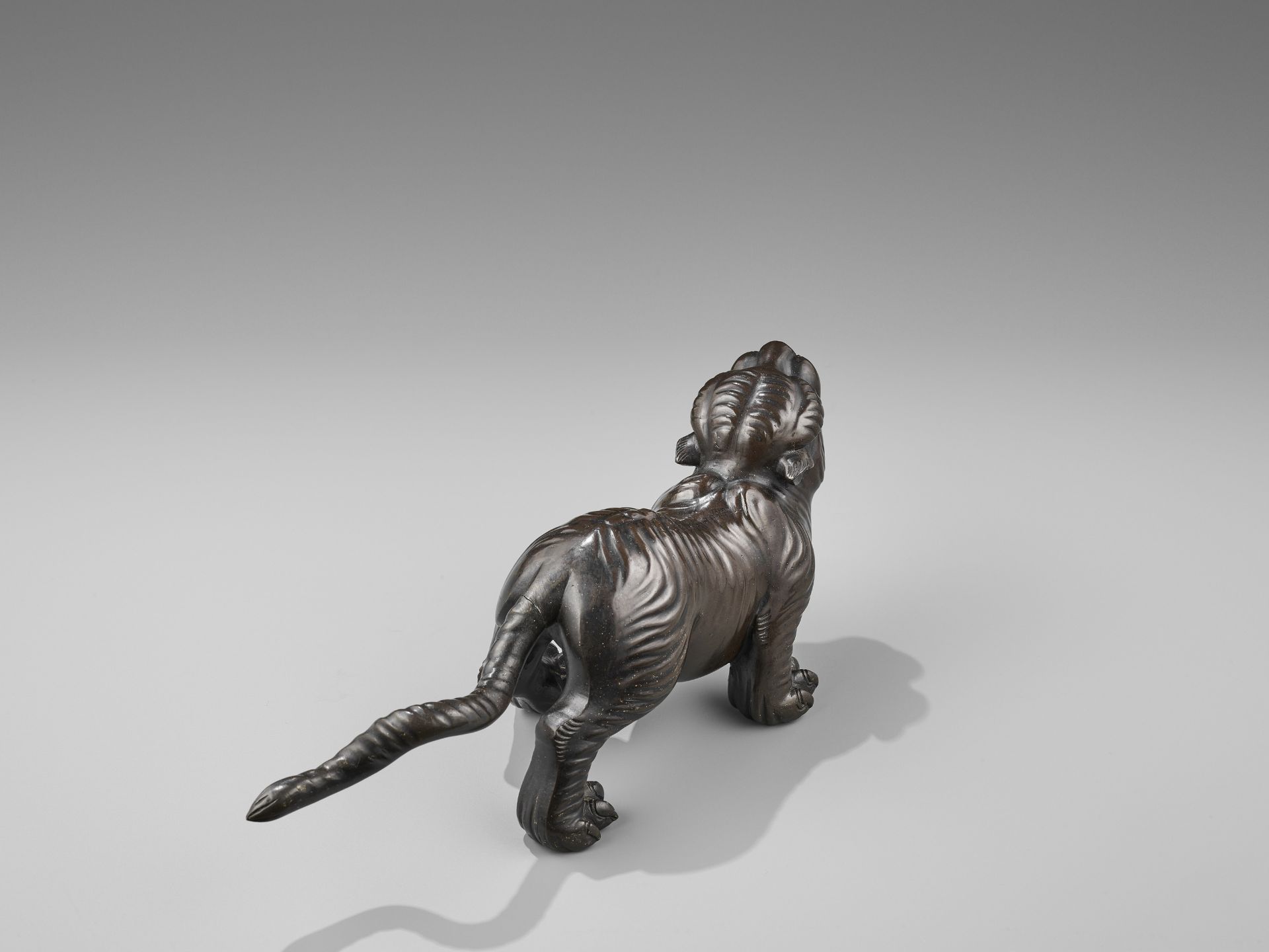 AN UNUSUAL MASSIVE BRONZE OKIMONO OF A TIGER - Image 8 of 11