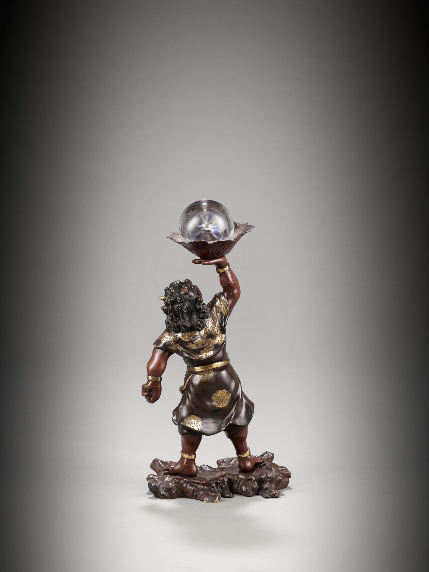 A LARGE PARCEL-GILT BRONZE MIYAO STYLE FIGURE OF AN ONI WITH ROCK CRYSTAL BALL - Image 8 of 12
