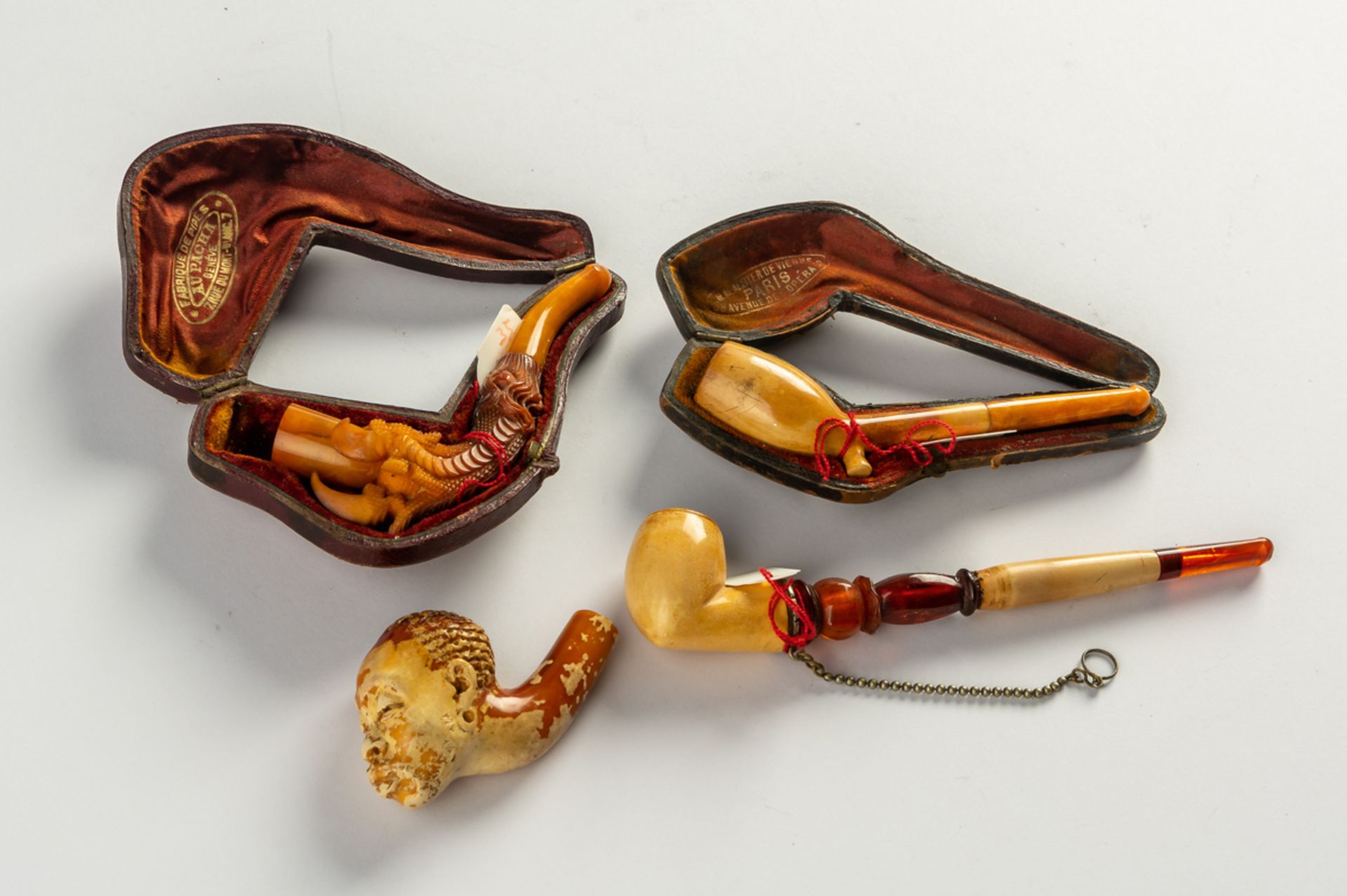 3 MEERSCHAUM-PFEIFEN UND EIN PFEIFENKOPF