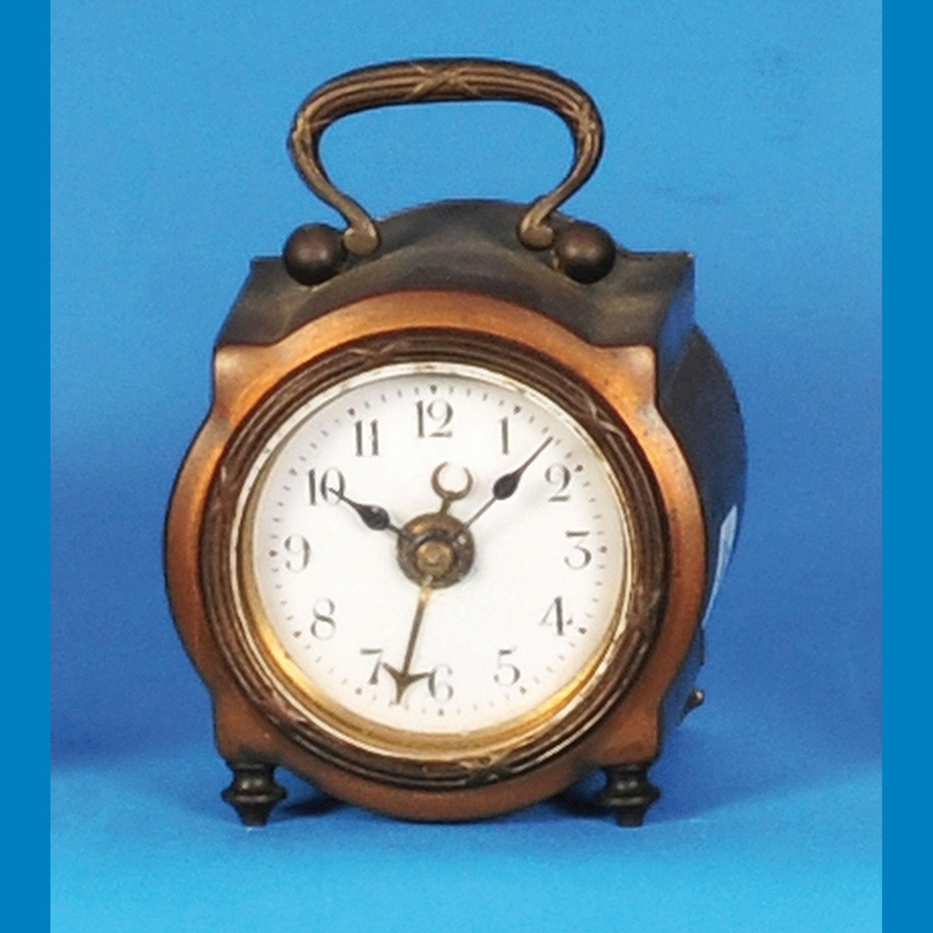 Small square alarm clock with handle