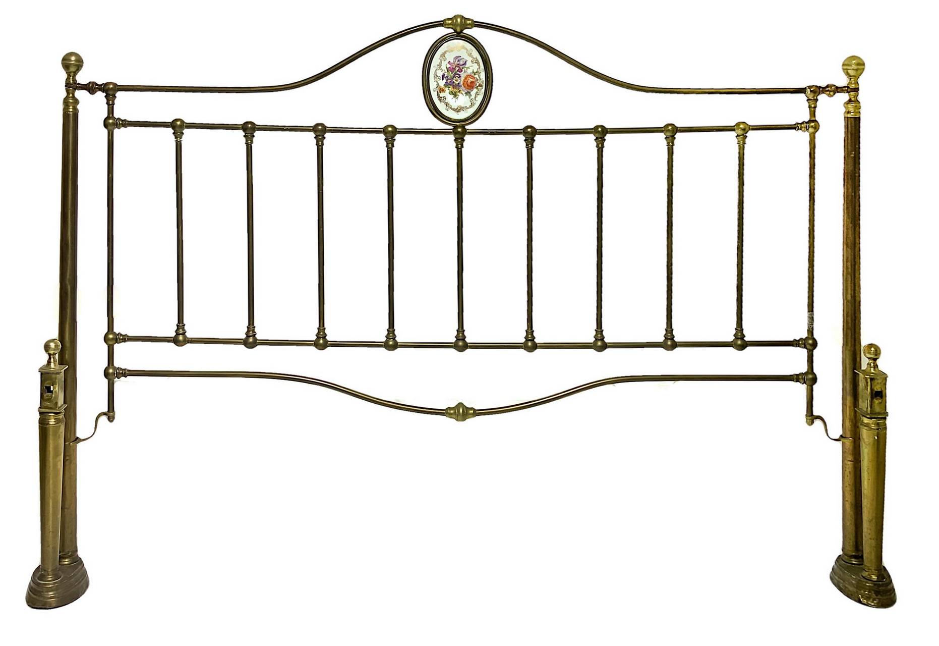 Elegant brass bed frame from the nineteenth century, with porcelain medallion on headboard and footb - Image 3 of 8