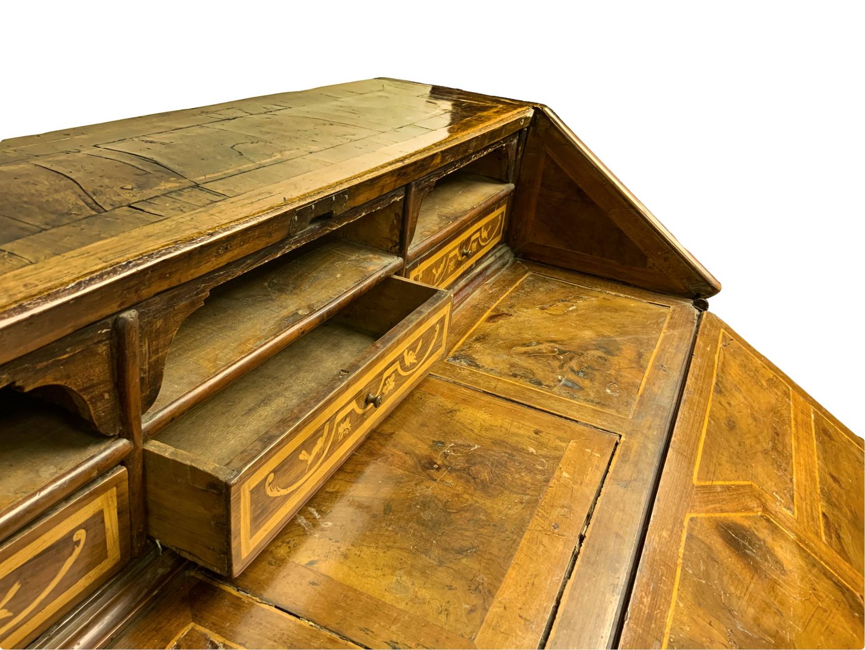 Drawers in walnut with ribalta, eighteenth-century, Lombardy. On the front, three drawers topped wi - Image 7 of 10