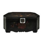 Ancient Chinese travel chest in lacquer wooden, hand-painted on the front with floral decorations on