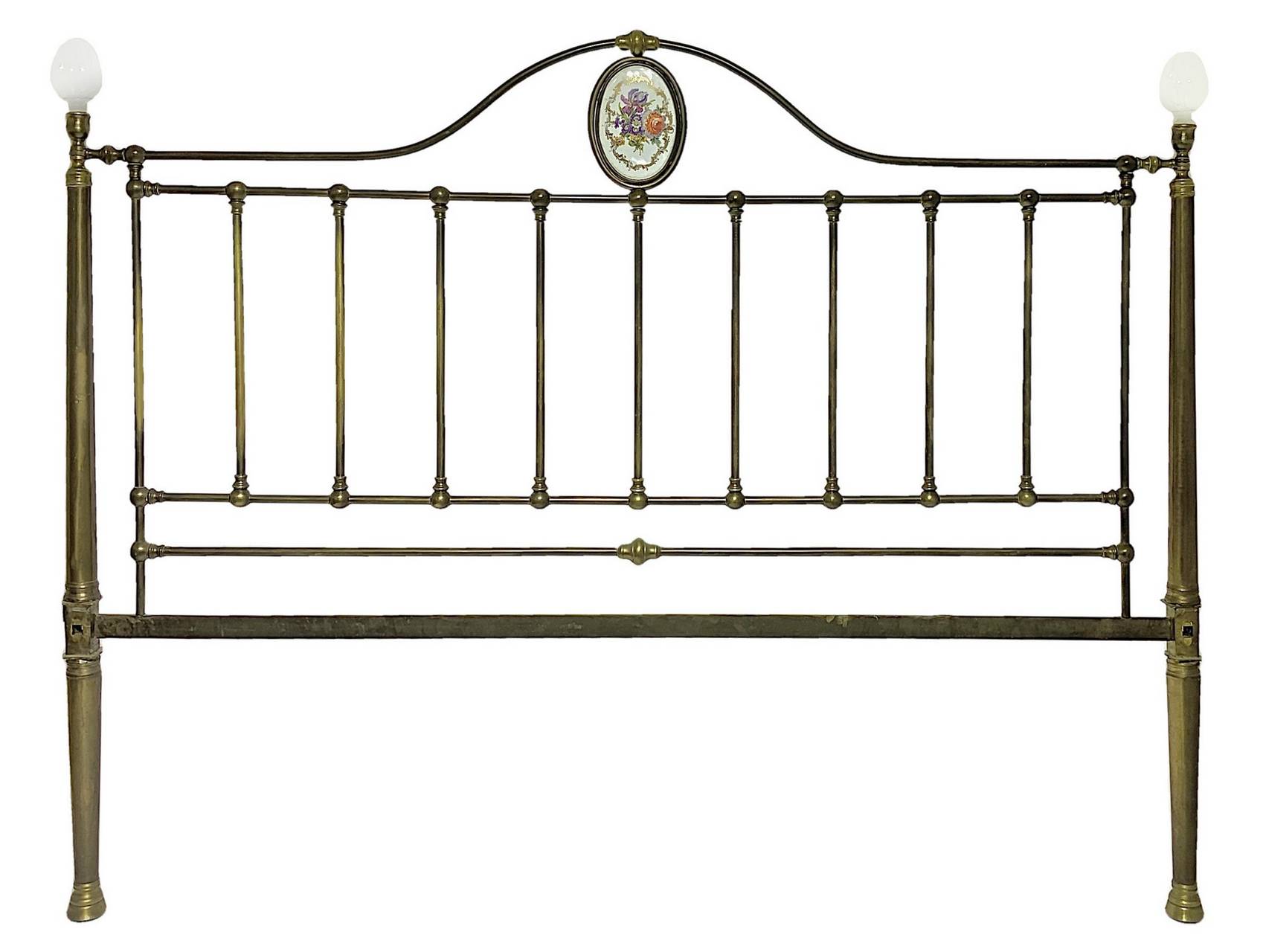 Elegant brass bed frame from the nineteenth century, with porcelain medallion on headboard and footb - Image 2 of 8