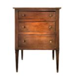 Small walnut chest of drawers, three drawers, nineteenth century. 80 x 60x 40 cm H