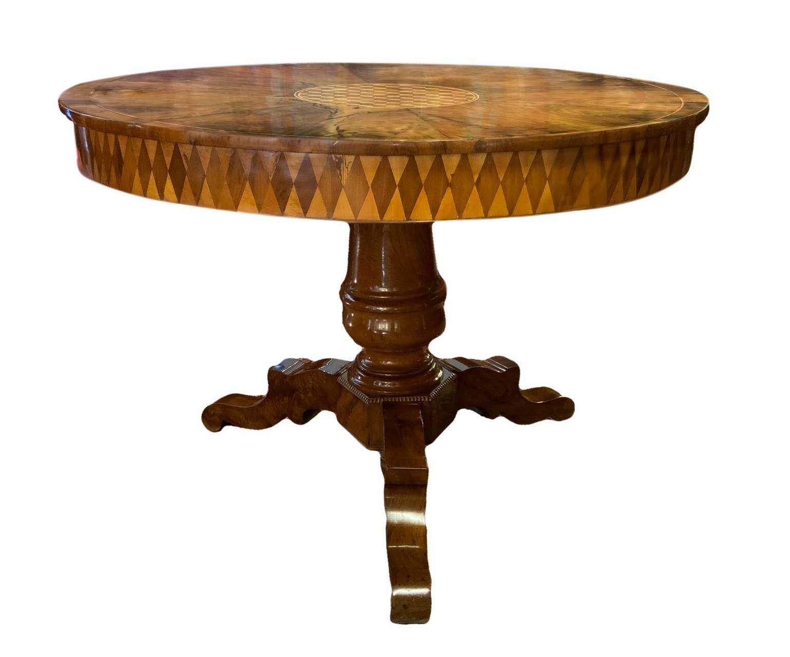 Elegant Round center table with inlaid surface and leaps subgrade, Sicilian manufacture, half of the