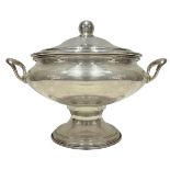 Tureen with silver handles. Weight 1,614 kg. H 27 cm width 35 cm