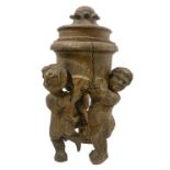 Raised wooden with three cherubs and cover nineteenth century. H 37 cm