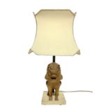 Lamp with marble base and Phoe dog in bronze and fabric shade. H 30 cm, 35 cm l, p 35 cm.