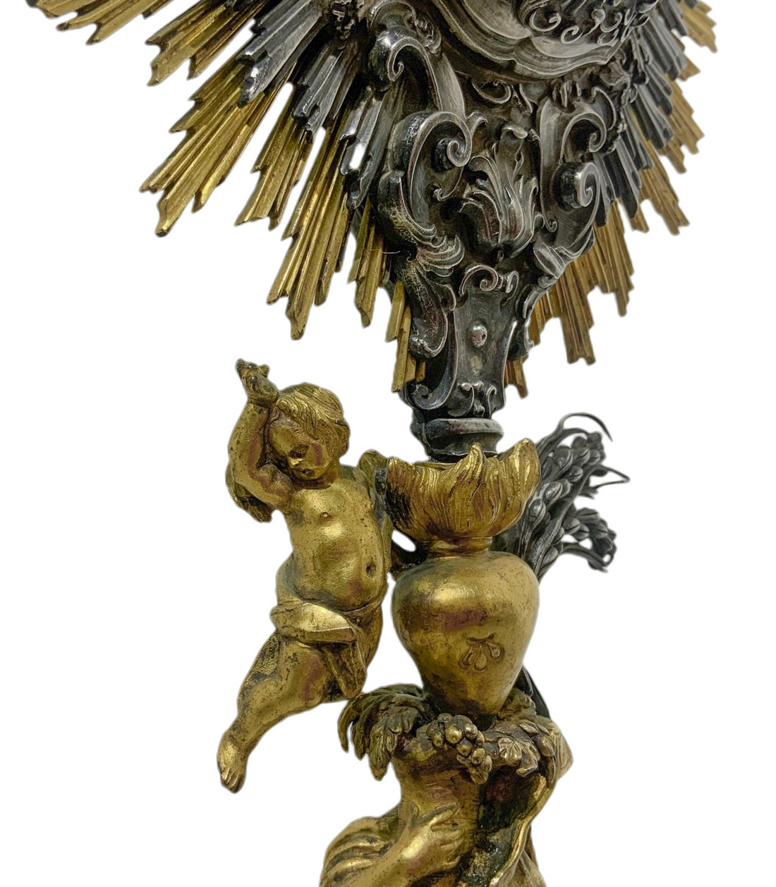 Monstrance in silver and silver gilt, height 70 cm, 2,352 kg Elegant and refined Baroque piece made - Image 5 of 9