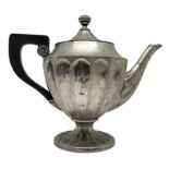 Silver Teapot 800, with handle, nineteenth century. Gr 380. H 19 cm