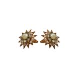 Gold earrings, low titer, with flakes of glitter, pearl and beaded crown.