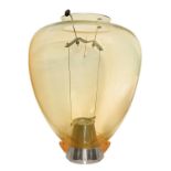 Production Barovier and Toso, Veronese model lamp. 1970s, metal base and blown glass diffuser in lig