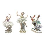 Two Capodimonte porcelain figurines depicting two ballerinas posing. H 13 cm; 12; Small m. Two capod