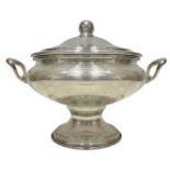 Silver metal tureen with handles. . Weight kg 1,614. H CM 27. Width 35 cm