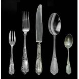 Silver cutlery set with florished decoration. composed of 12 forks (500 gr), 11 tablespoons (500 gr)