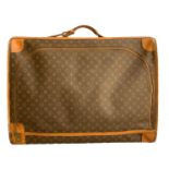 Suitcase Louis Vuitton, 20th century. H cm 57 x 73