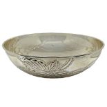 Bowl in embossed silver. with chiseled grapes decorations by hand gr.345 h.cm.7,5 diam.25.5 Gr. 345