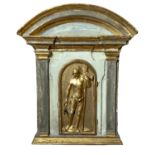 Aedicula in lacquered and golden wood with arched tympanum.