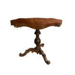Biscuit table in mahogany wood with central inlays on the top, nineteenth century