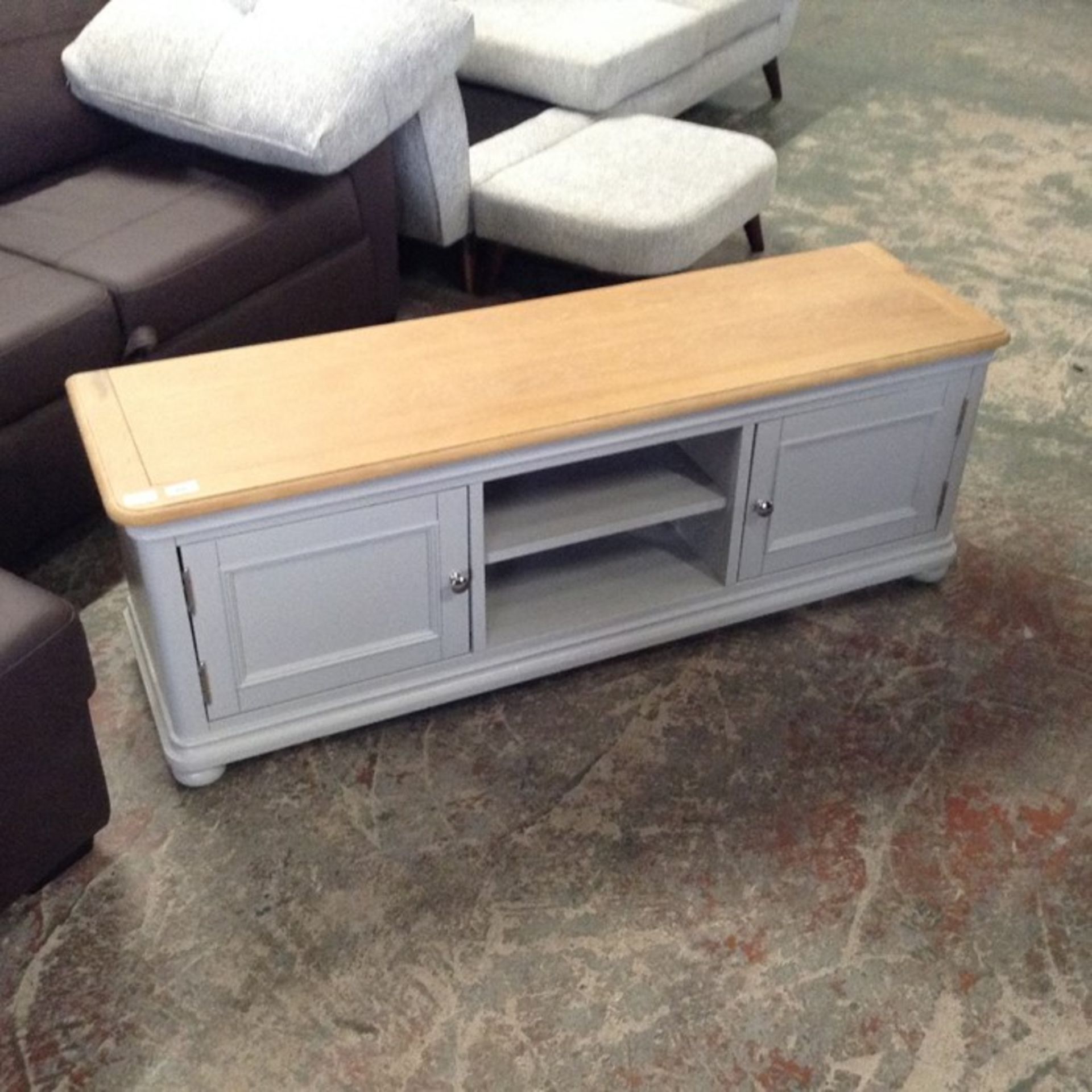 Harrington Painted Oak TV Cabinet (MN-TV-E48)