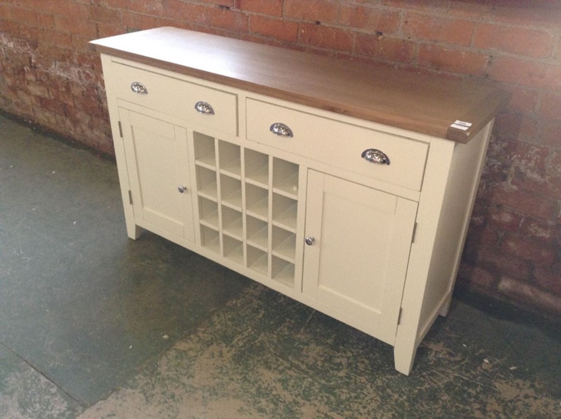 Chester White Painted Oak 2 Door Large Sideboard With Wine Rack (G66-30 -NC-LS-W) (DAMAGE)