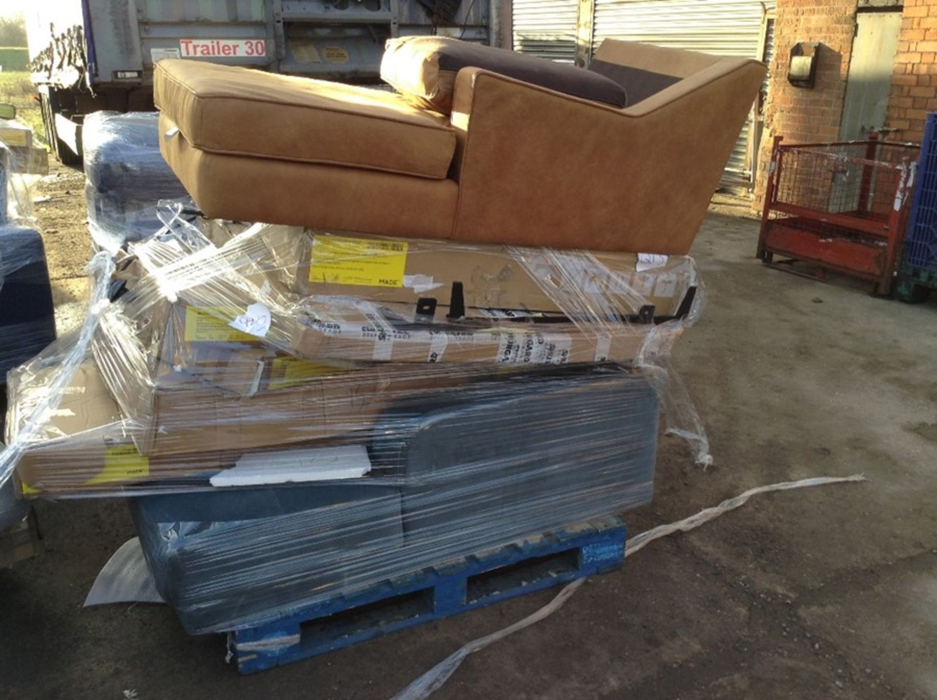 | 11X |PALLETS OF BER.& PART SOFAS SKUS FURNITURE WE HAVE NO DETAIL OF THE QUANTITY ON THESE PALLET - Image 6 of 11