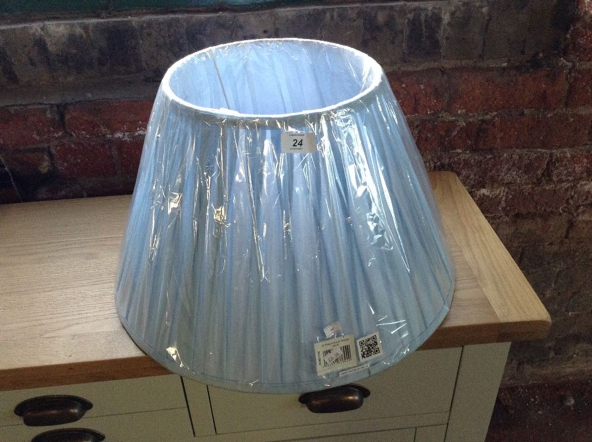 20"SKY BLUE PLEATED LINED SHADE