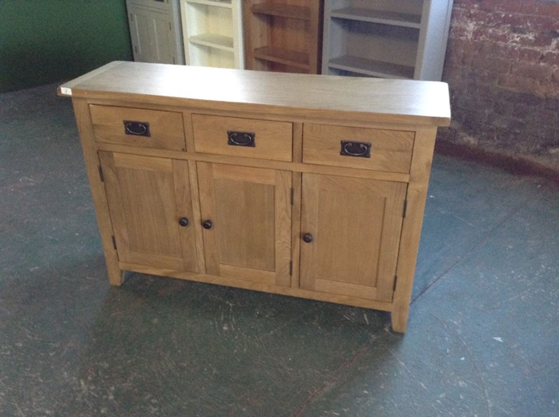 Country Oak Large 3 Door Sideboard (I11 -WXF05)