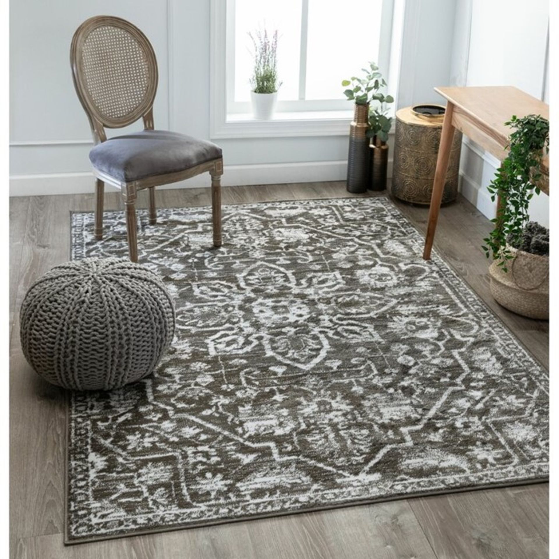 Dazzle Power Loom Grey/White Rug Rug Size: Rectangle 120 x 160cm (HL7 -1/15 -XBRB1125.52462842)