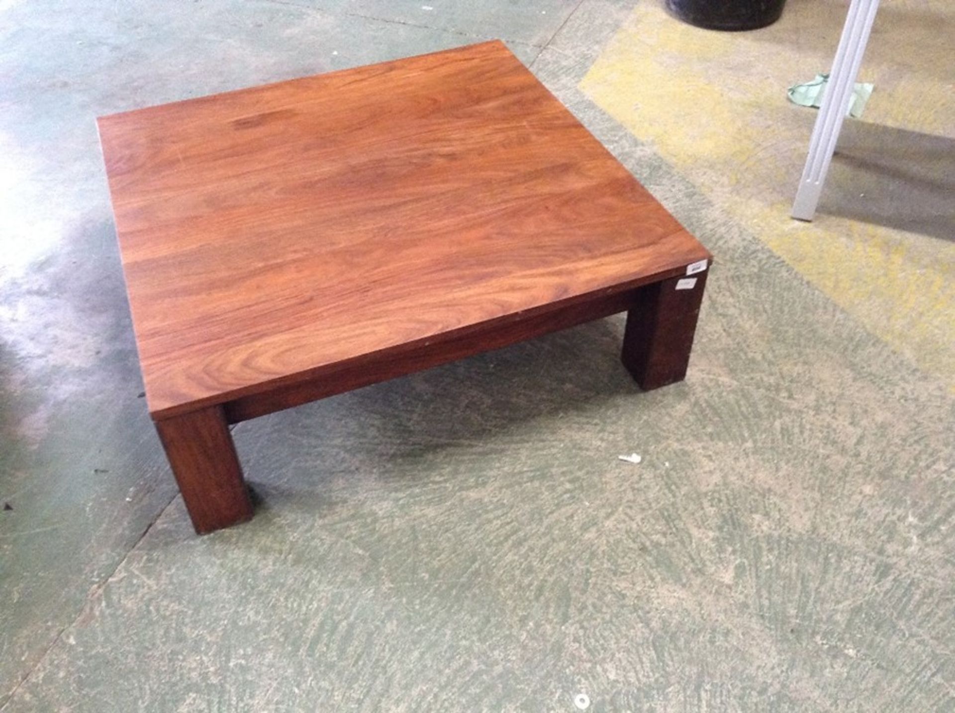 WALNUT TABLECOFFEE TABLE SQUARE(SFL1198 -SAMPLE )