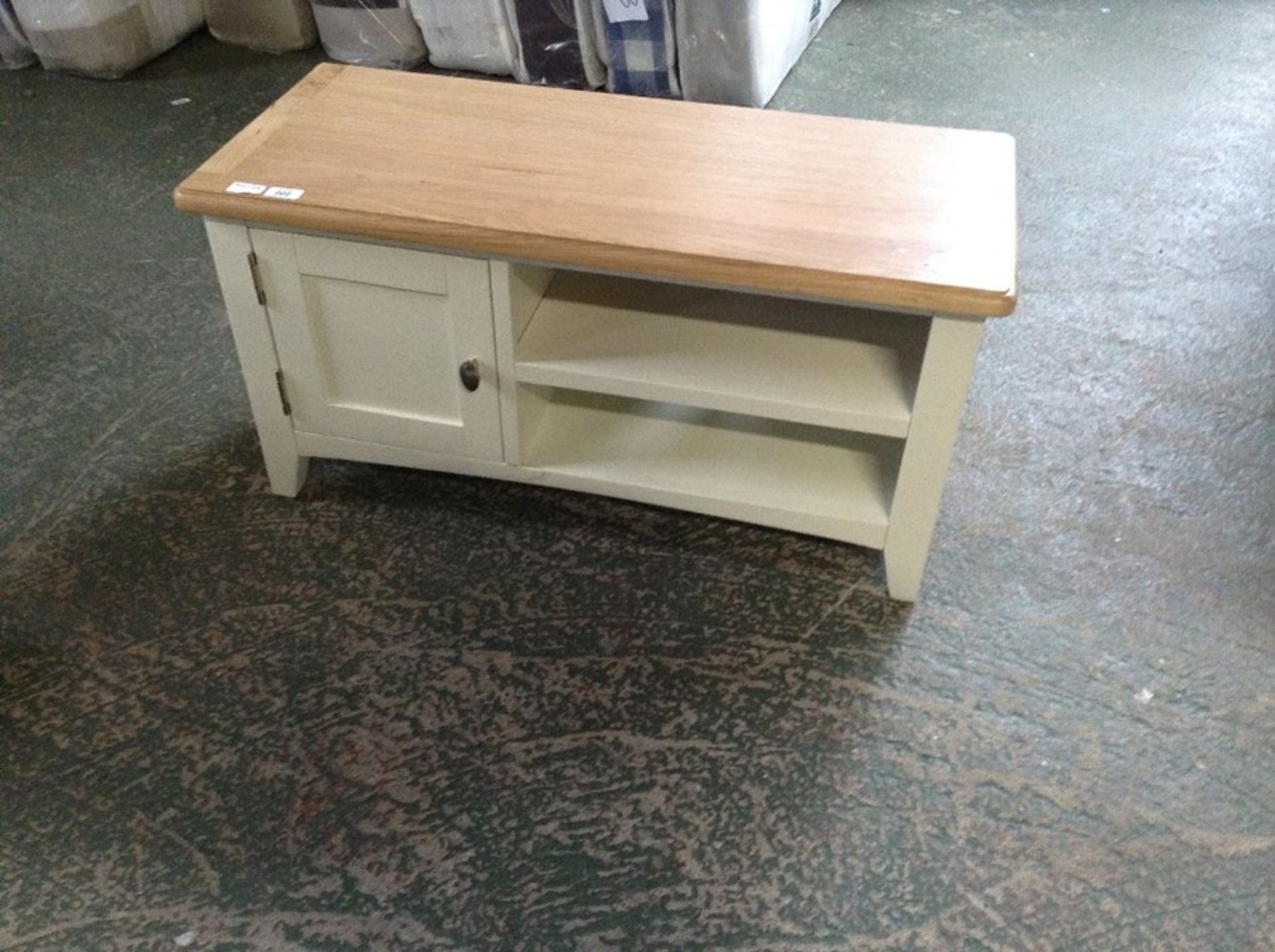 Gloucester White Painted Oak TV Unit (J28 -GA-STV-W) DAMAGED